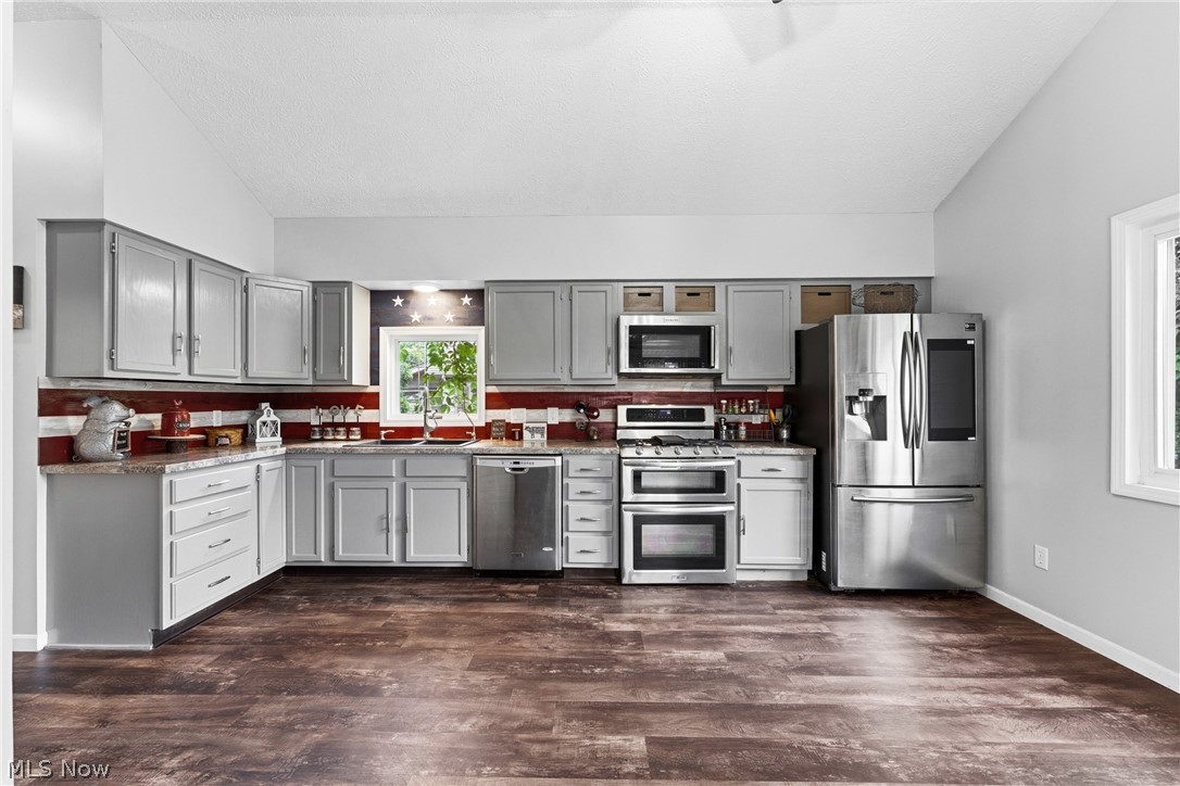 7160 Strausser Street NW North Canton OH 44720