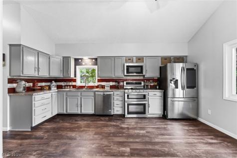 7160 Strausser Street NW North Canton OH 44720