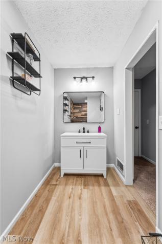 7160 Strausser Street NW North Canton OH 44720
