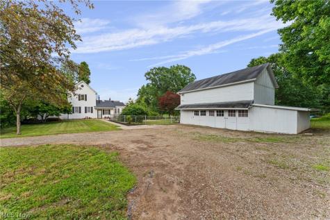 7160 Strausser Street NW North Canton OH 44720