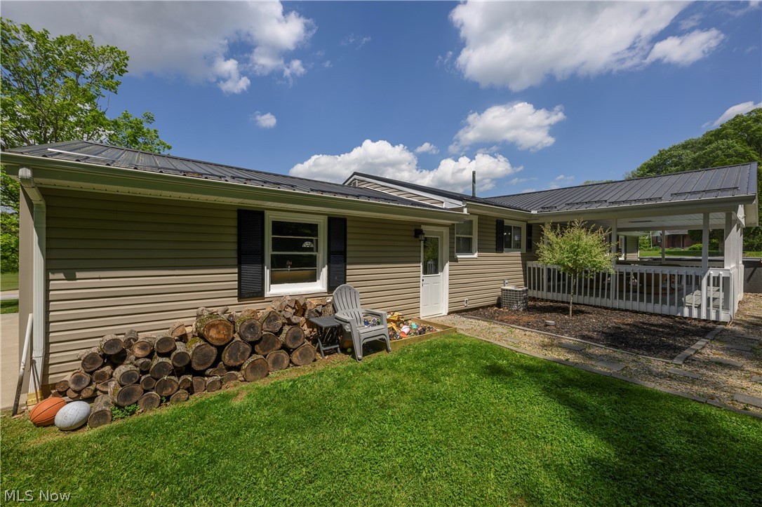 6105 Wolf Run Road SE Dennison OH 44621