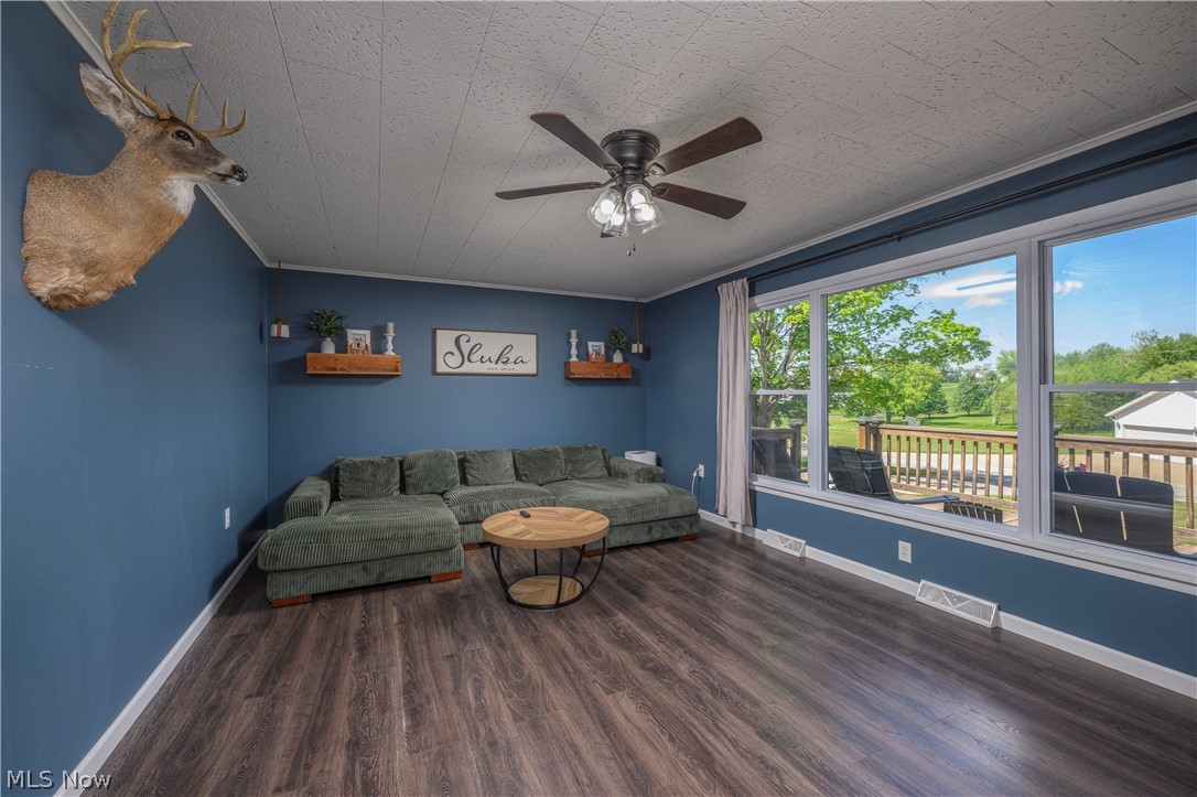 6105 Wolf Run Road SE Dennison OH 44621