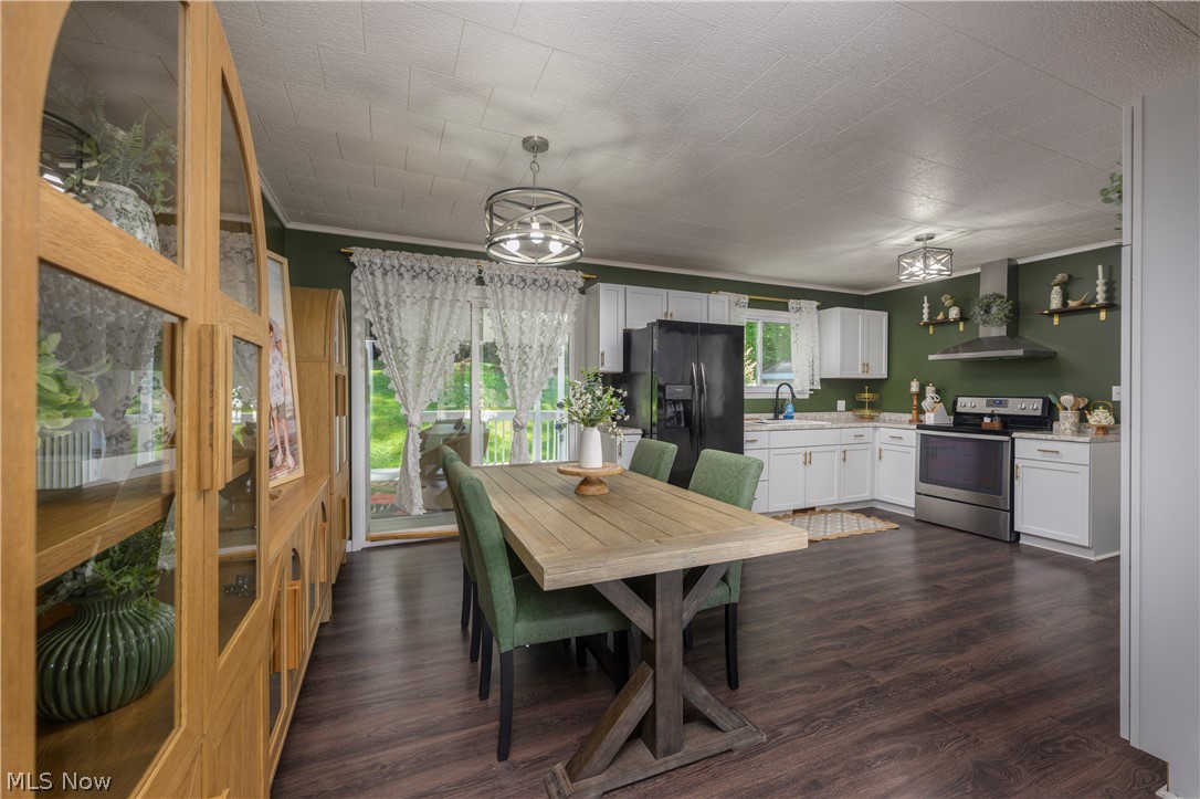 6105 Wolf Run Road SE Dennison OH 44621