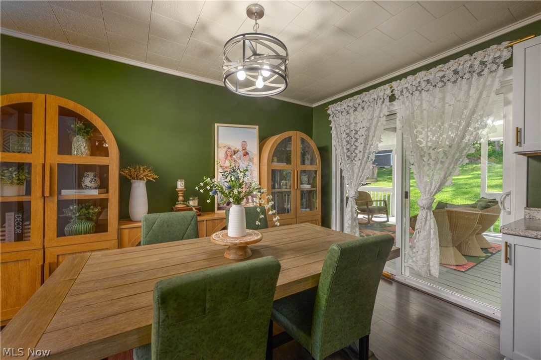 6105 Wolf Run Road SE Dennison OH 44621