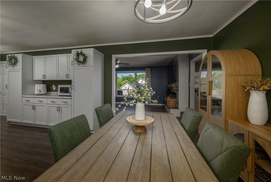 6105 Wolf Run Road SE Dennison OH 44621