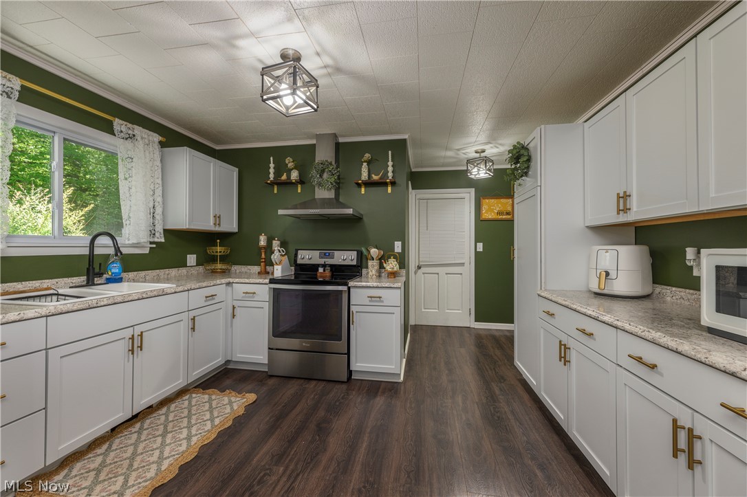 6105 Wolf Run Road SE Dennison OH 44621