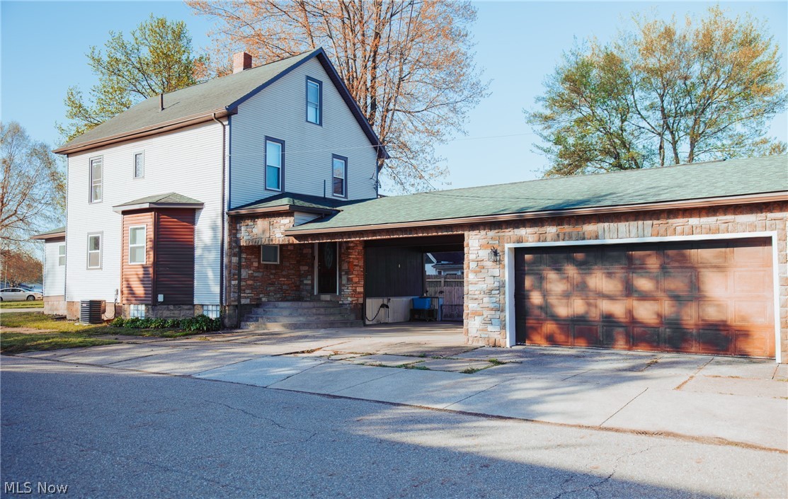 935 E Front Street Dover OH 44622