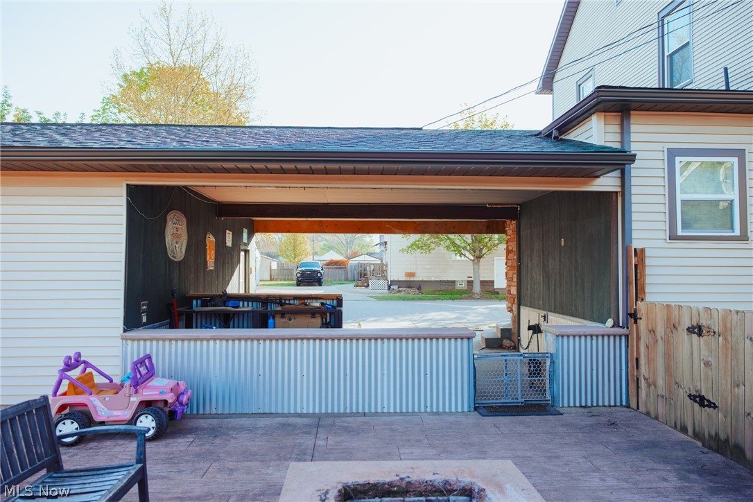 935 E Front Street Dover OH 44622