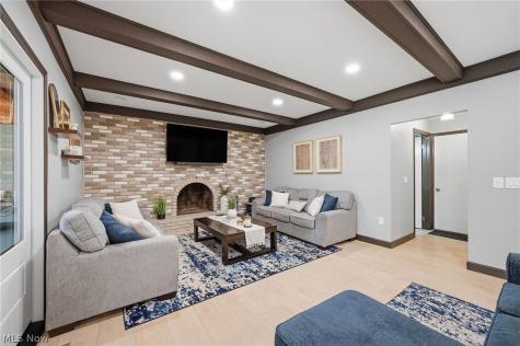 19474 Benbow Road Strongsville OH 44136