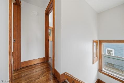 1009 Pardee Avenue Akron OH 44306