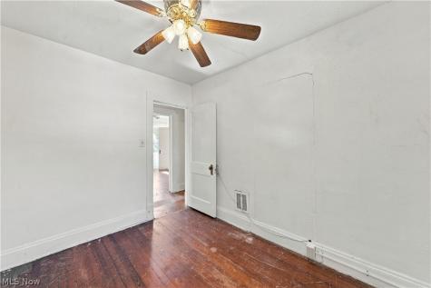 4018 Gifford Avenue Cleveland OH 44109