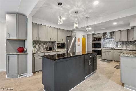 21299 S Woodland Road Shaker Heights OH 44122