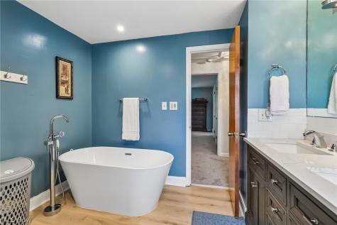 21299 S Woodland Road Shaker Heights OH 44122