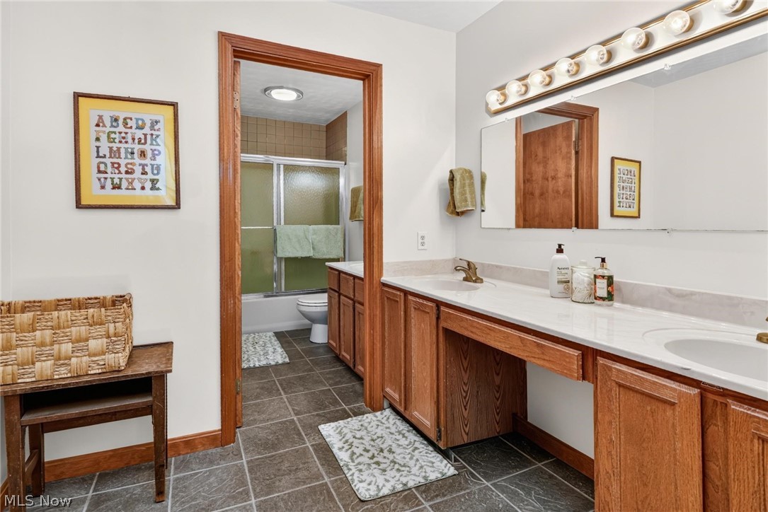 1190 Trails Edge Drive Hubbard OH 44425
