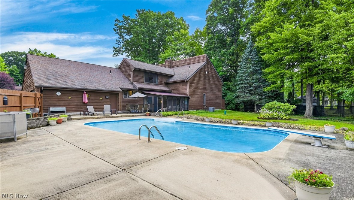1190 Trails Edge Drive Hubbard OH 44425