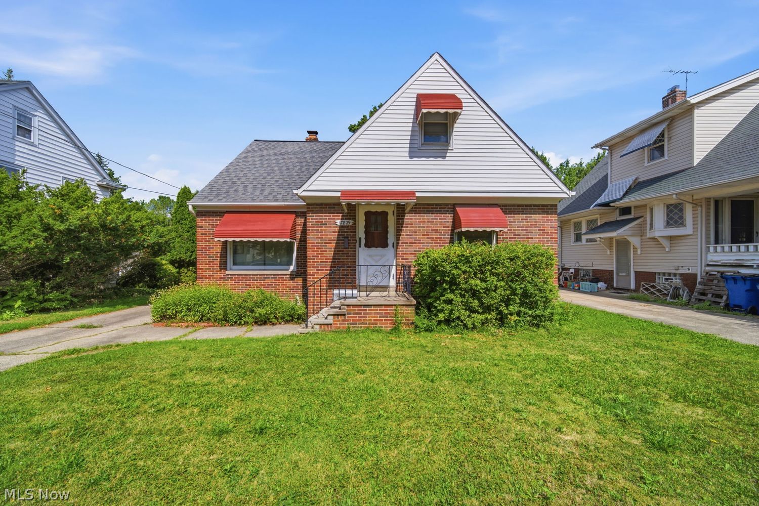 17829 Dillewood Road Cleveland OH 44119