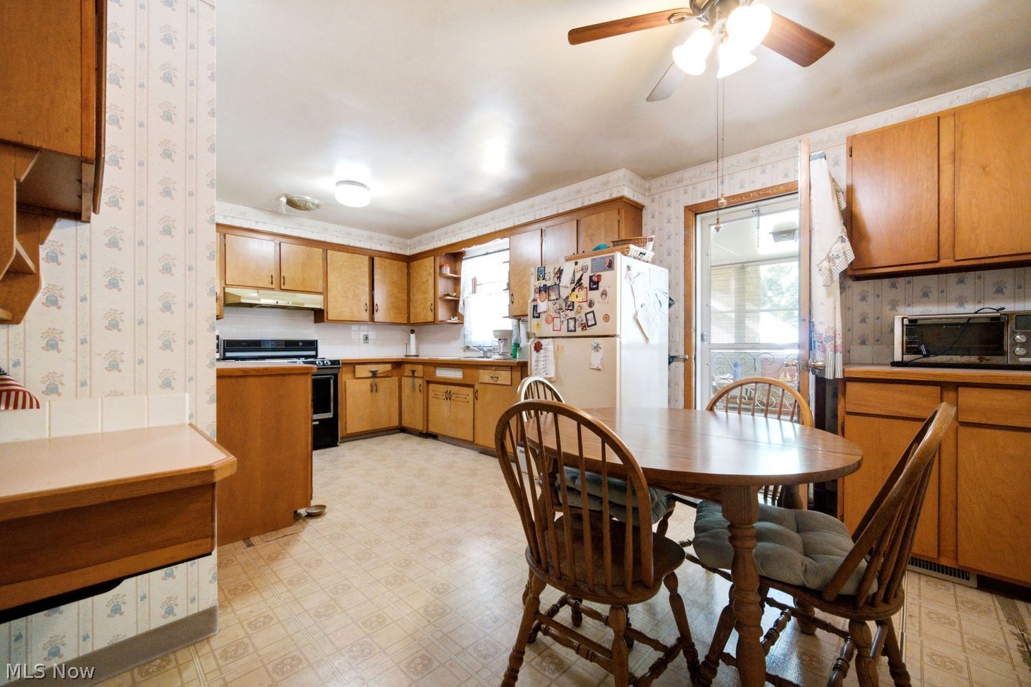 17829 Dillewood Road Cleveland OH 44119