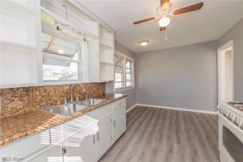 3662 W 116th Street Cleveland OH 44111