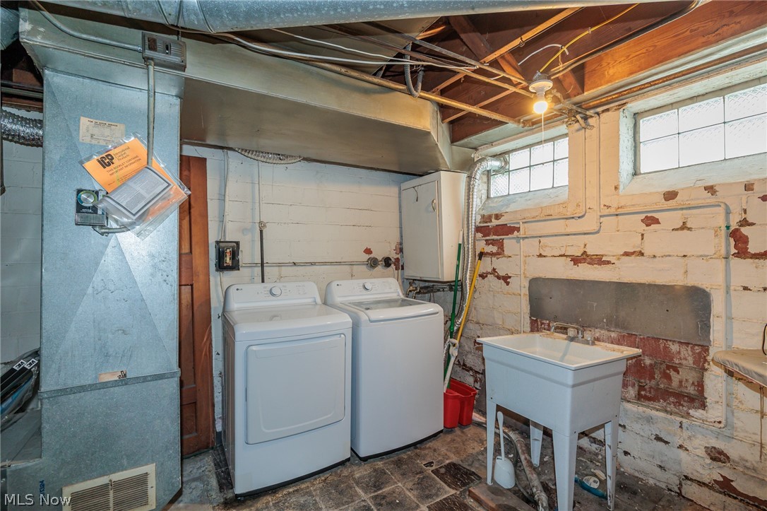 3166 W 162nd Street Cleveland OH 44111