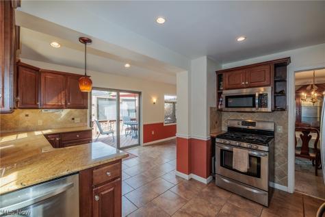 3166 W 162nd Street Cleveland OH 44111