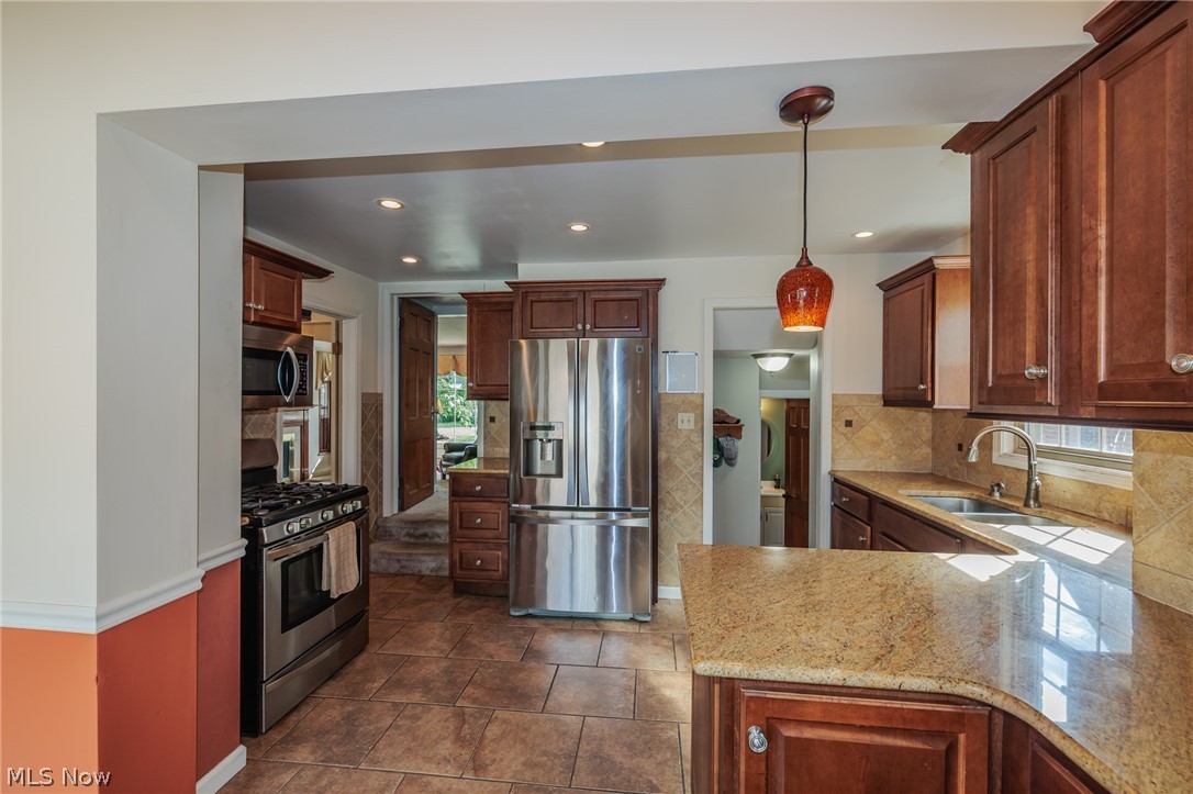 3166 W 162nd Street Cleveland OH 44111