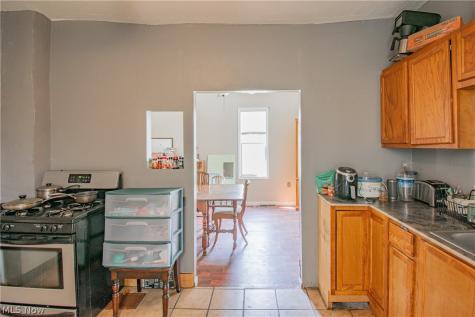 126 14th Street NW Barberton OH 44203