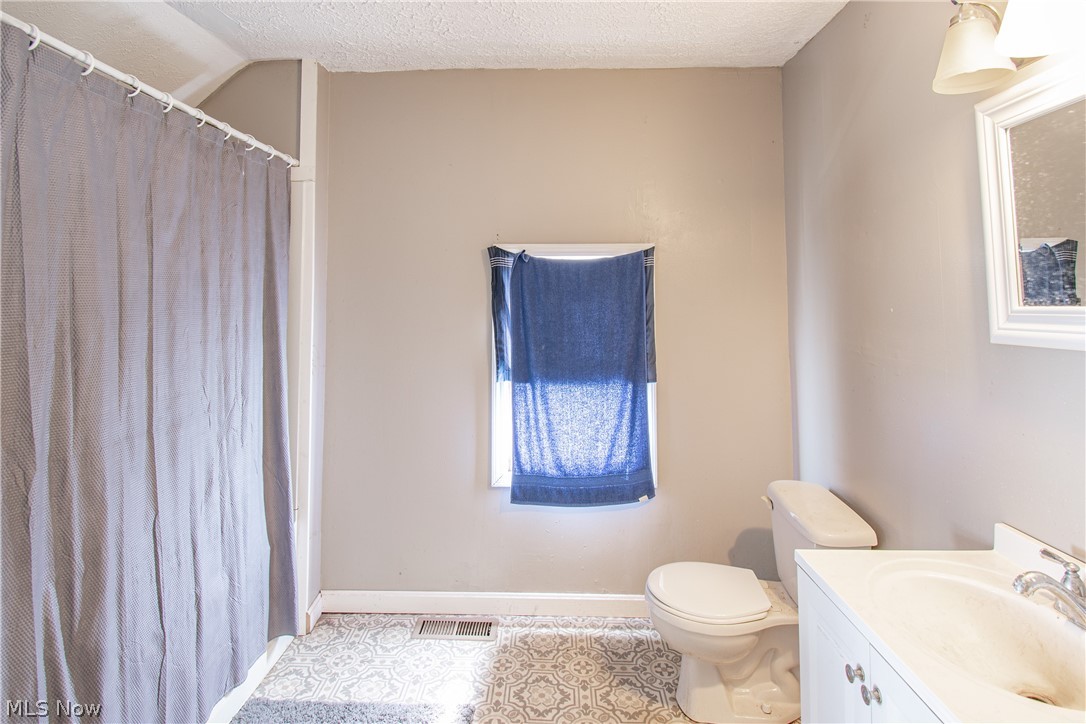 126 14th Street NW Barberton OH 44203