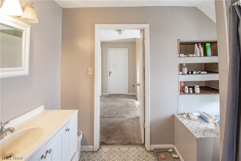 126 14th Street NW Barberton OH 44203