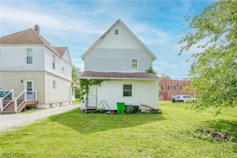 126 14th Street NW Barberton OH 44203