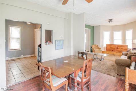 126 14th Street NW Barberton OH 44203