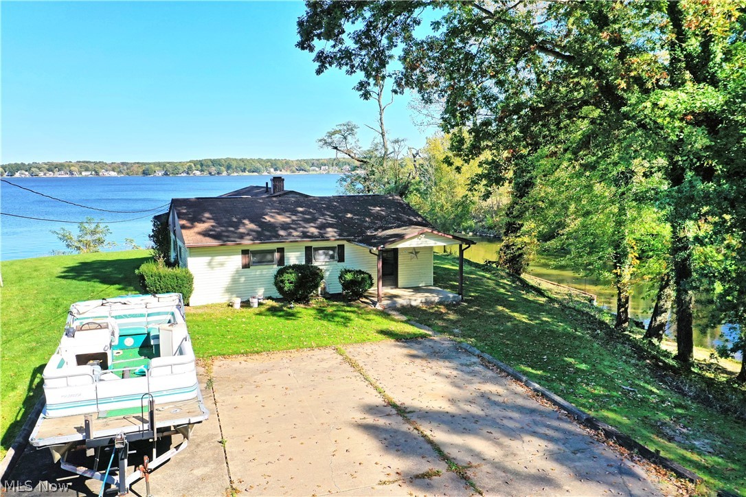 767 Grandview Road Lake Milton OH 44429