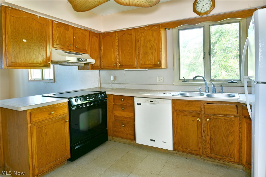 767 Grandview Road Lake Milton OH 44429