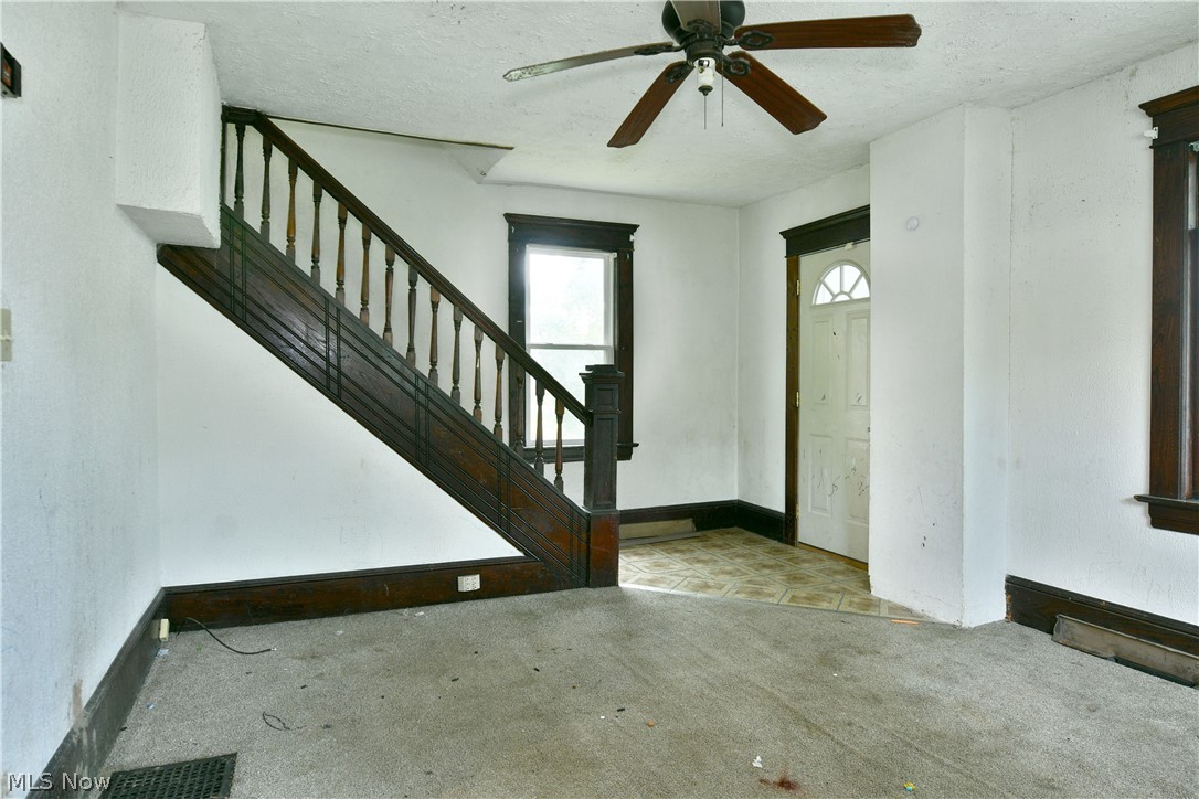 201 Elm Street Struthers OH 44471