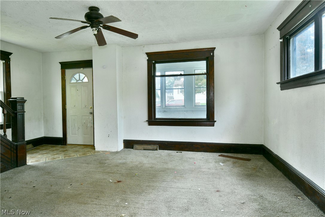 201 Elm Street Struthers OH 44471
