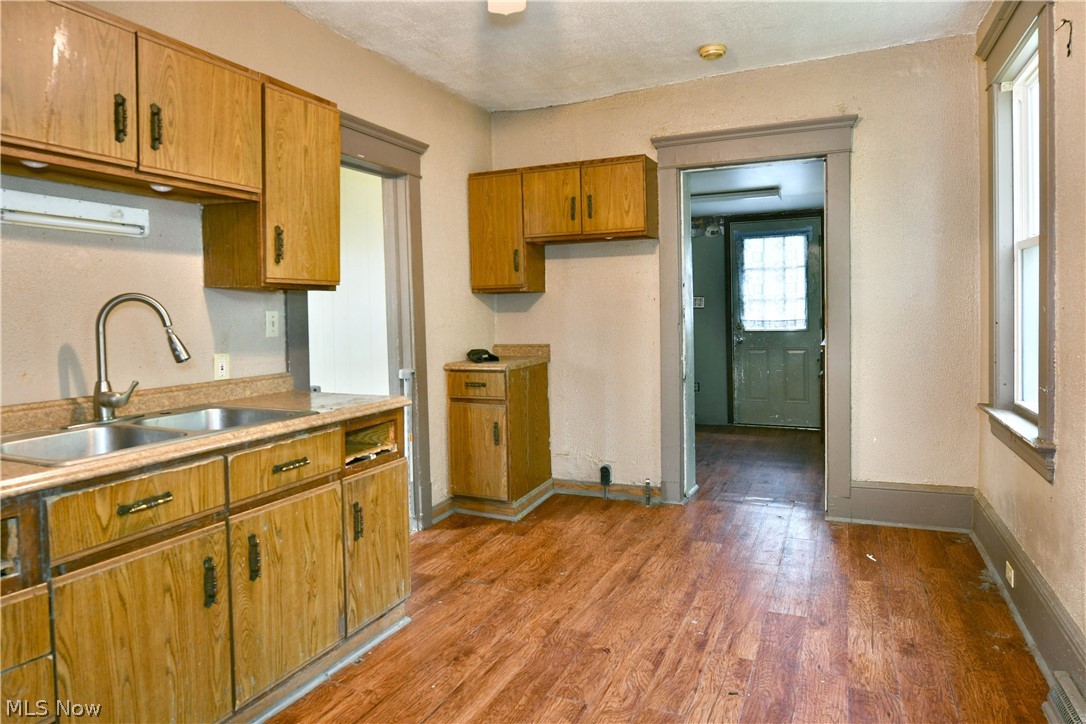 201 Elm Street Struthers OH 44471