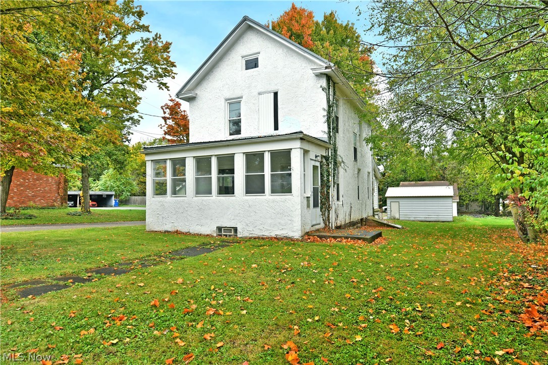 201 Elm Street Struthers OH 44471