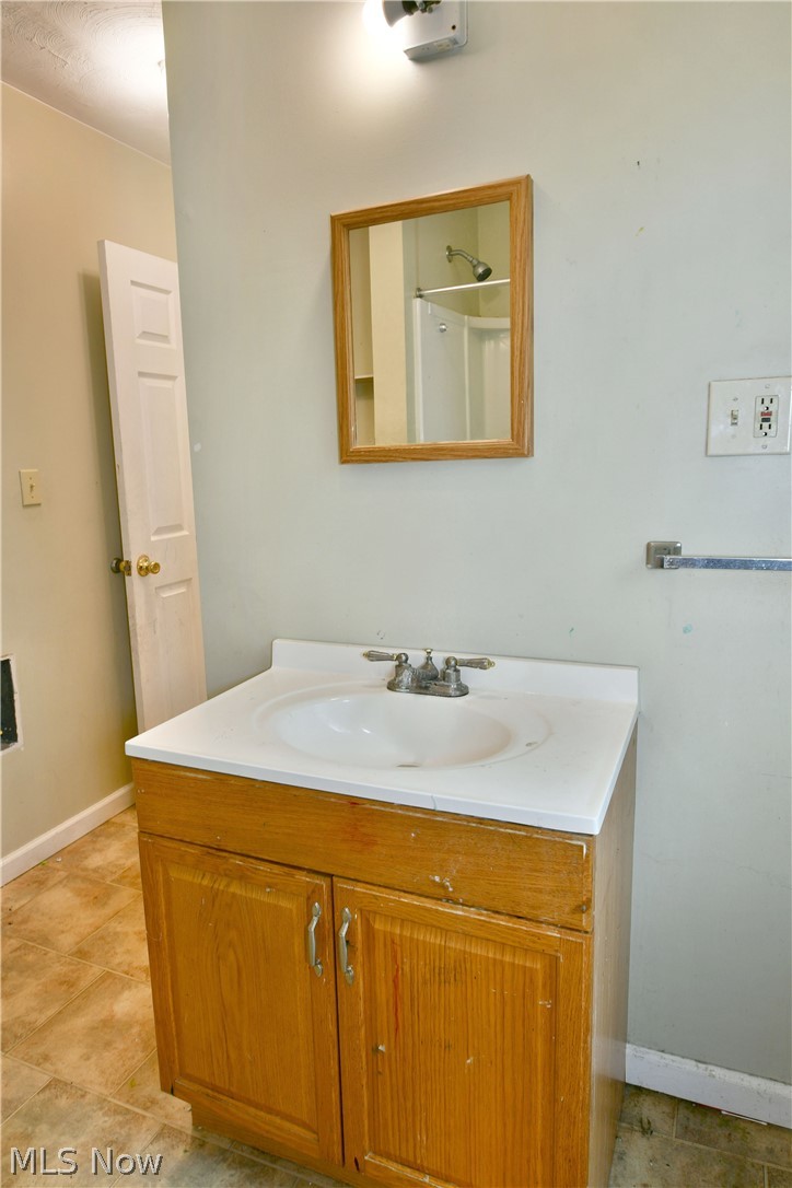 201 Elm Street Struthers OH 44471