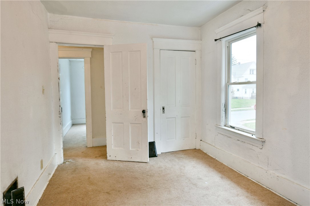 201 Elm Street Struthers OH 44471