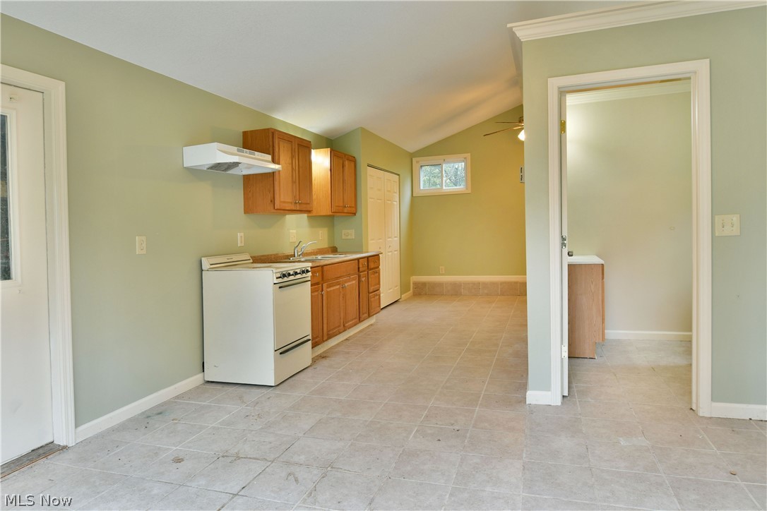 201 Elm Street Struthers OH 44471