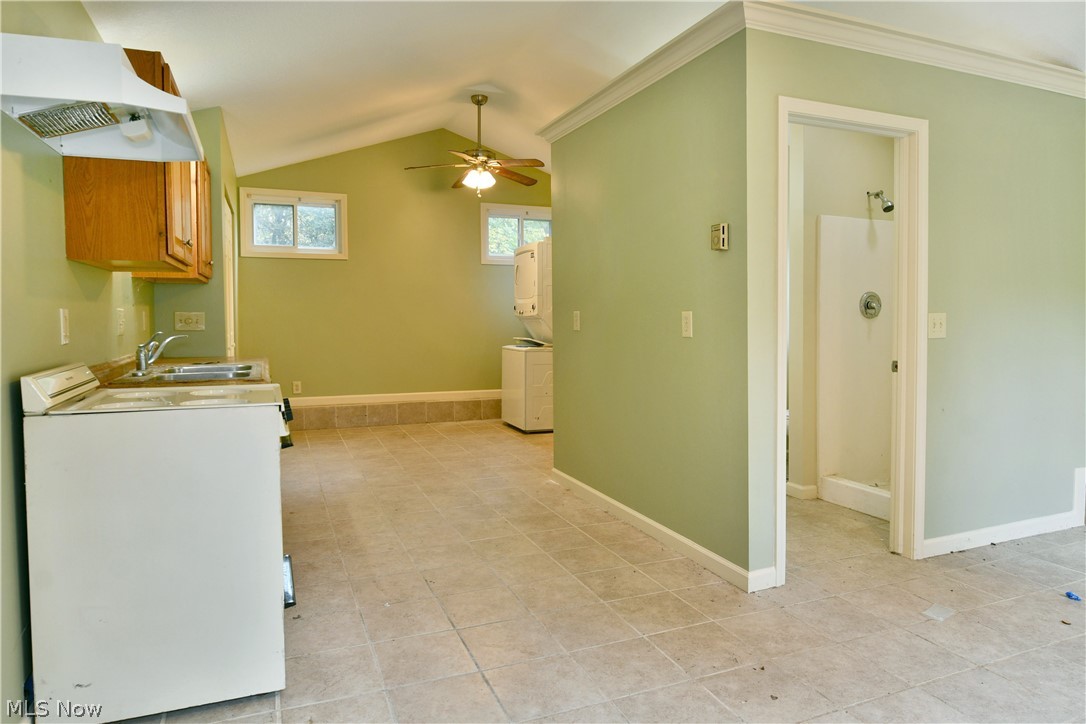 201 Elm Street Struthers OH 44471