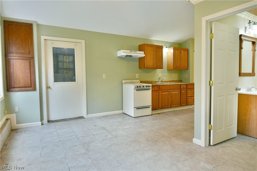 201 Elm Street Struthers OH 44471