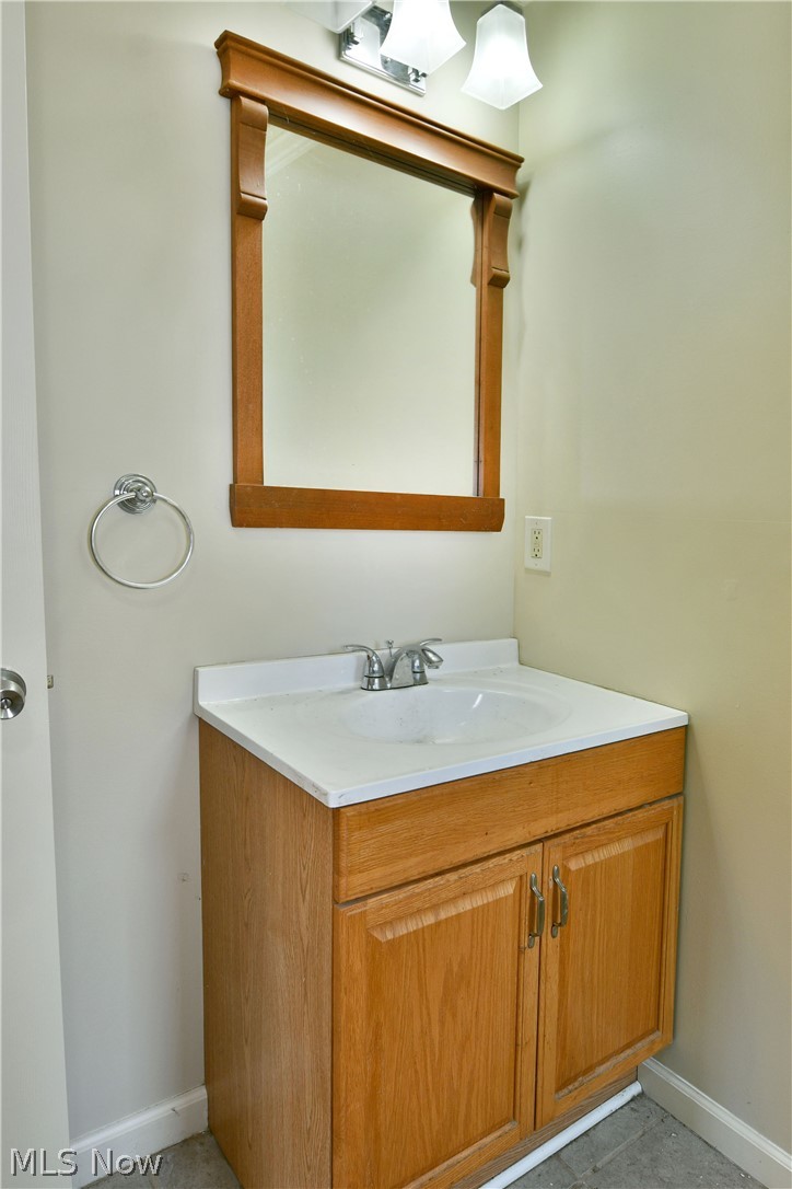 201 Elm Street Struthers OH 44471