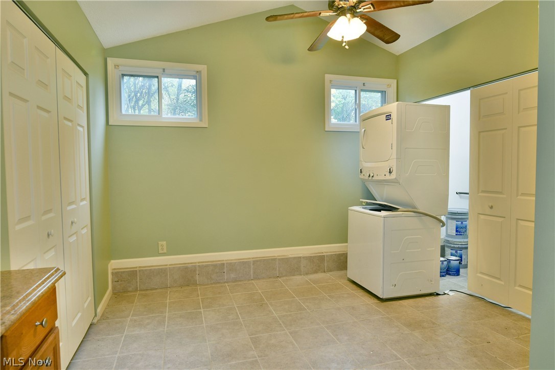 201 Elm Street Struthers OH 44471