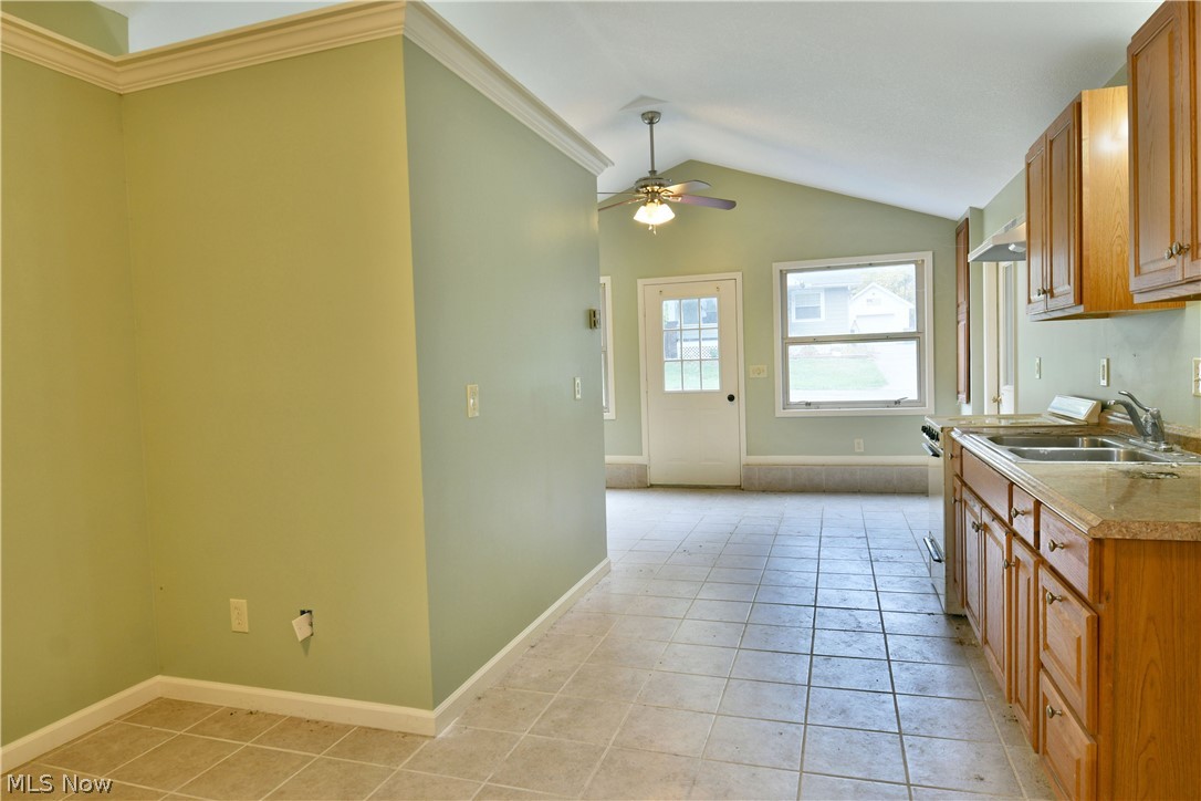 201 Elm Street Struthers OH 44471