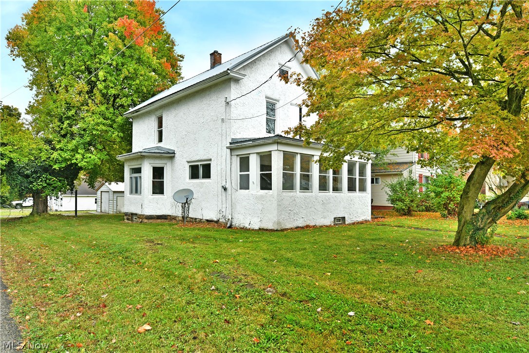 201 Elm Street Struthers OH 44471