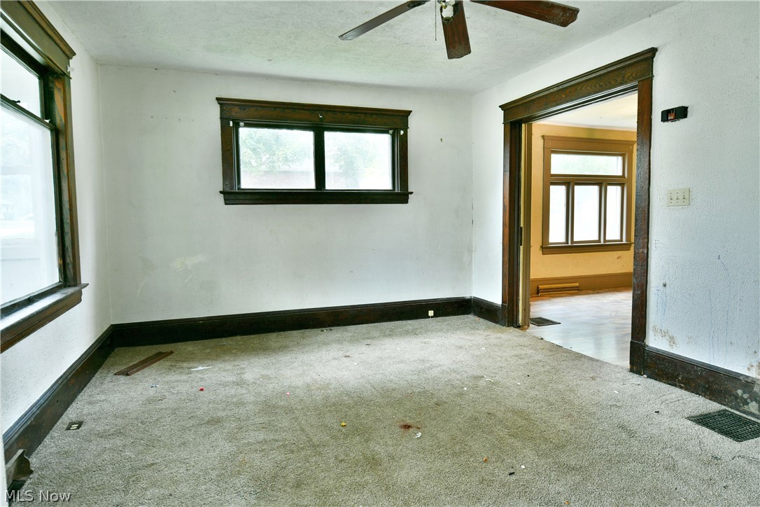 201 Elm Street Struthers OH 44471