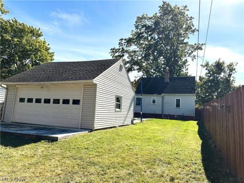 9012 Fernhill Avenue Parma OH 44129