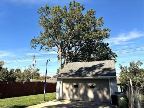 9012 Fernhill Avenue Parma OH 44129