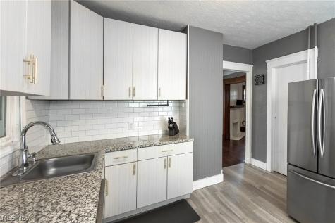 3323 Highview Avenue Cleveland OH 44109