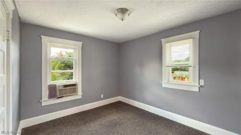3323 Highview Avenue Cleveland OH 44109